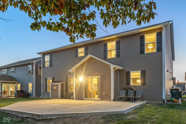 $405,000 | 1617 Wedgewood Place, Avon, IN 46123