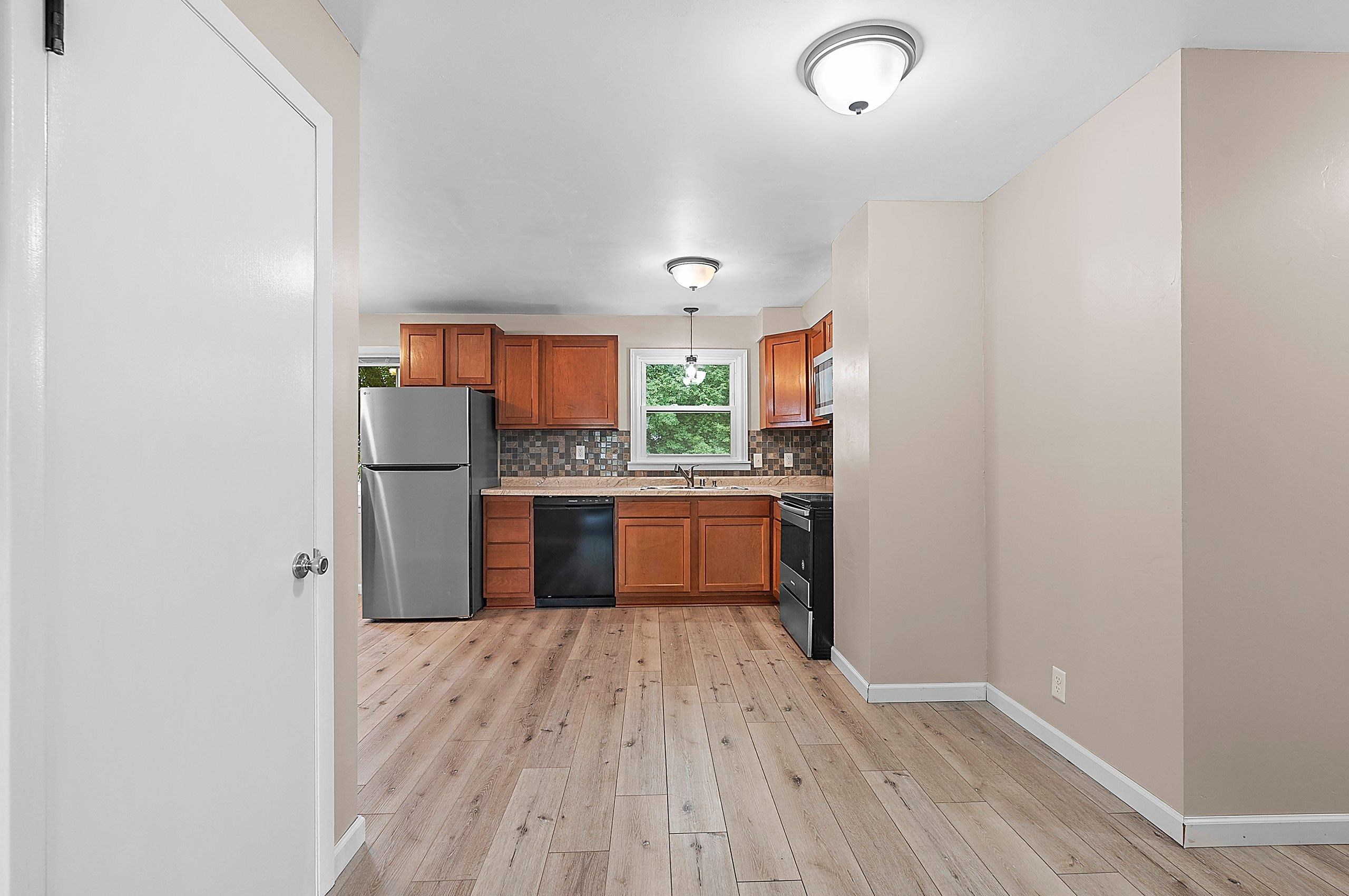 637 East Wilson Avenue Appleton, WI 54915 - Photo 10 of 45