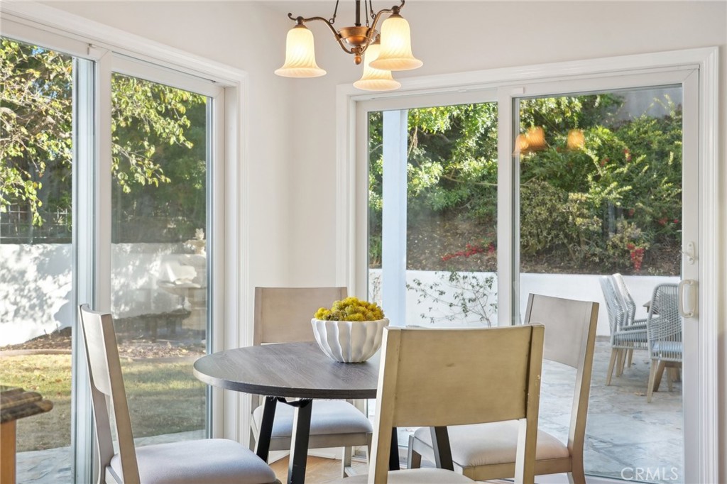 6 Village Circle Manhattan Beach, CA 90266 - Photo 16 of 74