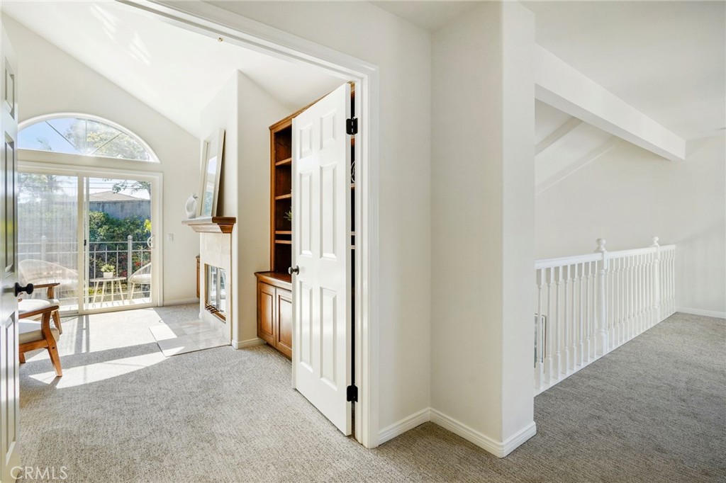 6 Village Circle Manhattan Beach, CA 90266 - Photo 23 of 74