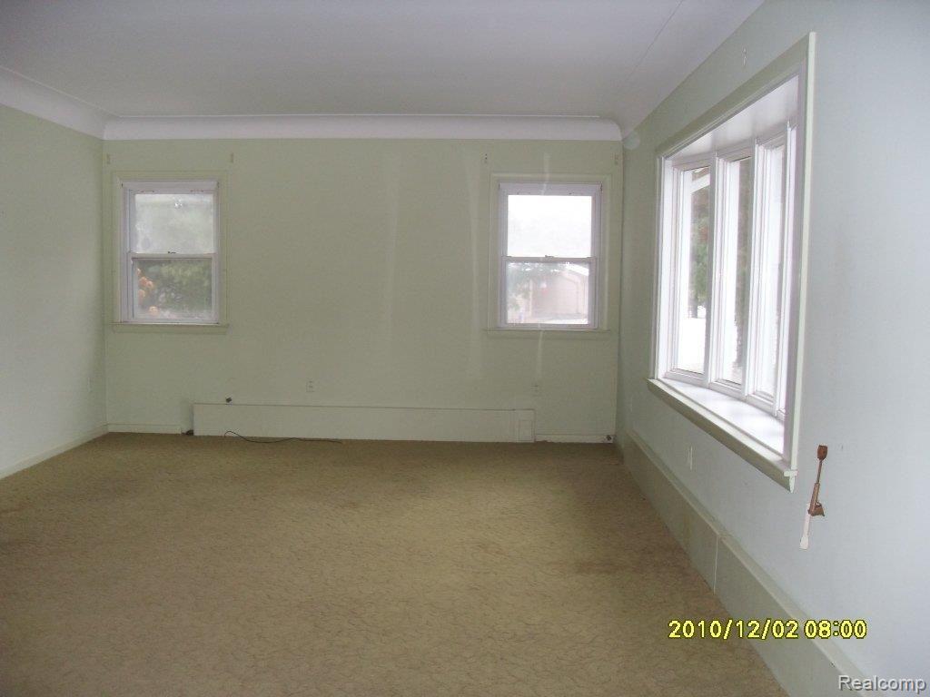 3310 Swarthout Road Pinckney, MI 48169 - Photo 5 of 6 living room