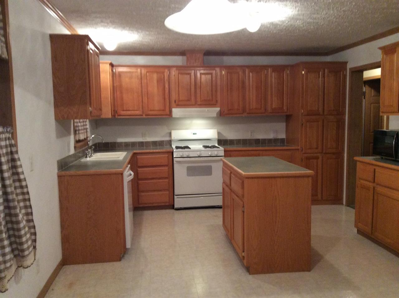 15024 Witte Road Hoagland, IN 46745 - Photo 4 of 17
