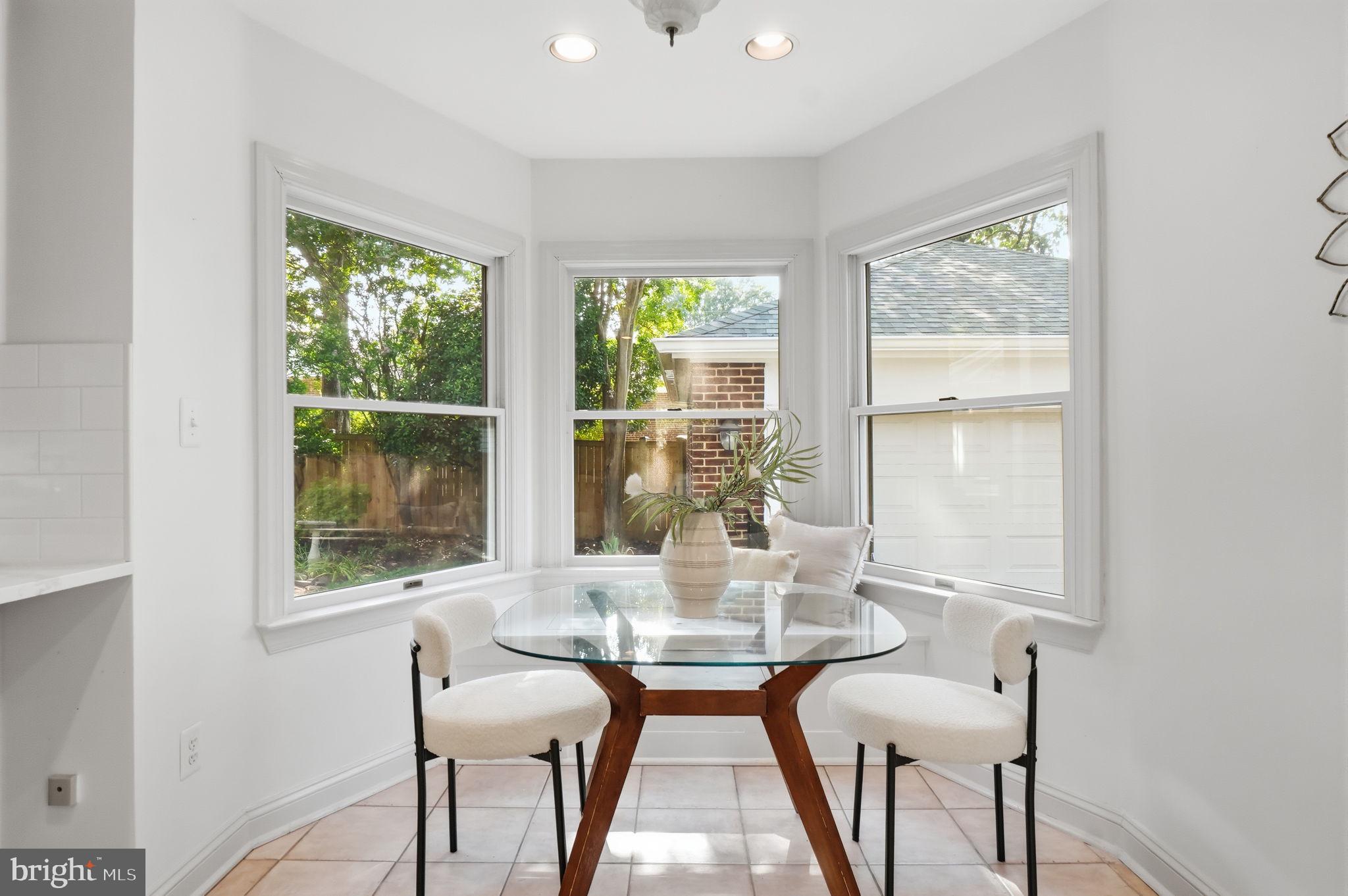824 South Courthouse Road Arlington, VA 22204 - Photo 26 of 70 Breakfast Nook
