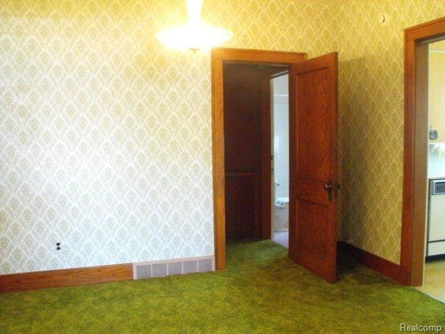 1887 South Custer Road Monroe, MI 48161 - Photo 9 of 18 1887 S. Custer Inside 004.jpg