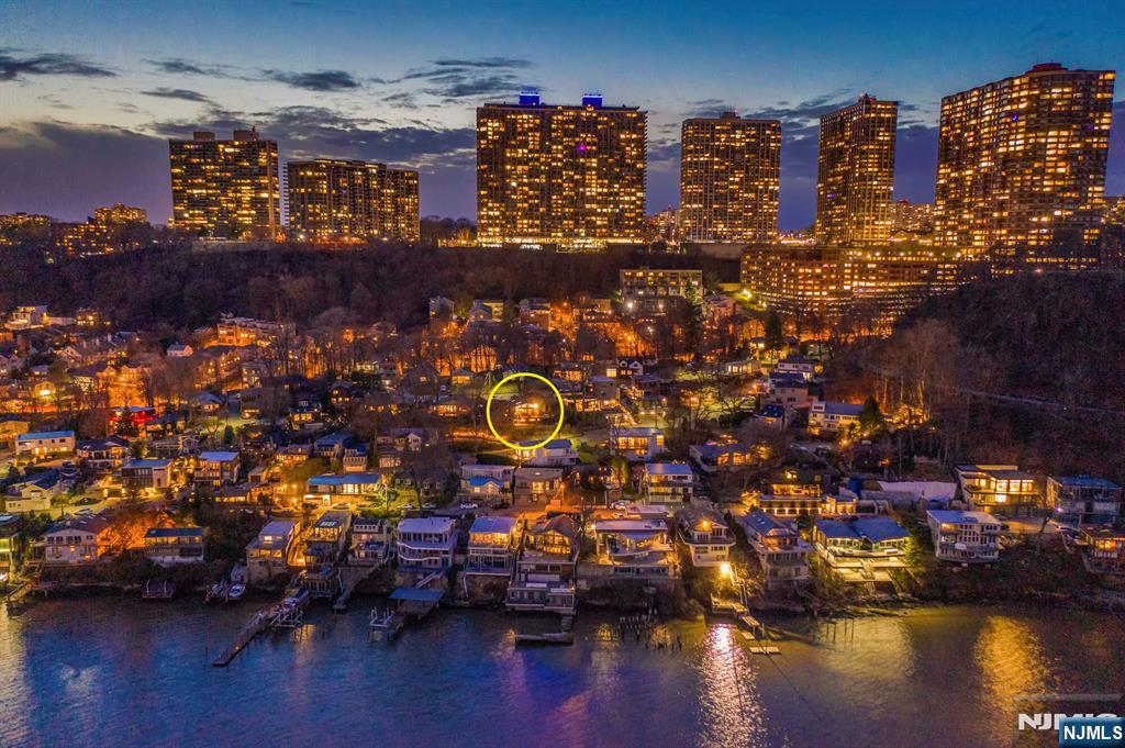 33 Colony Road Edgewater, NJ 07020 - Photo 3 of 15