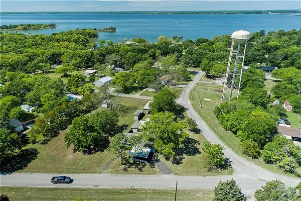 $249,900 | 552 Oak Leaf Trail, East Tawakoni, TX 75472