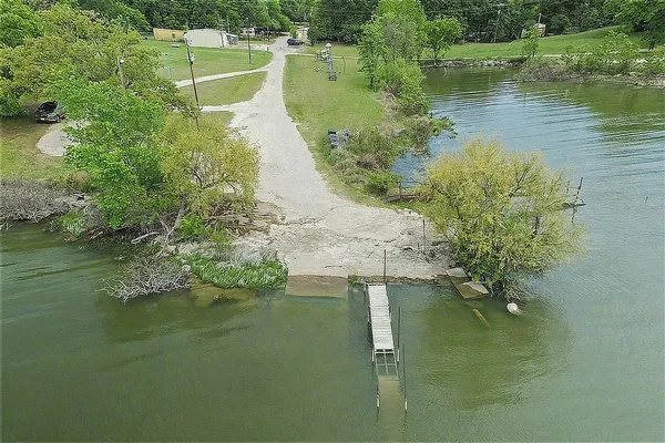 $249,900 | 552 Oak Leaf Trail, East Tawakoni, TX 75472