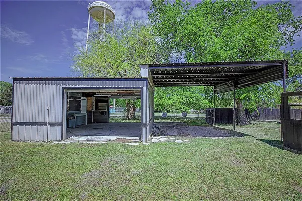$249,900 | 552 Oak Leaf Trail, East Tawakoni, TX 75472