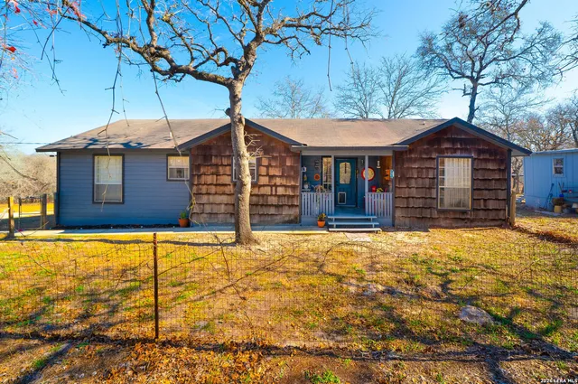 $450,000 | 119 Post Oak Road, La Vernia, TX 78121