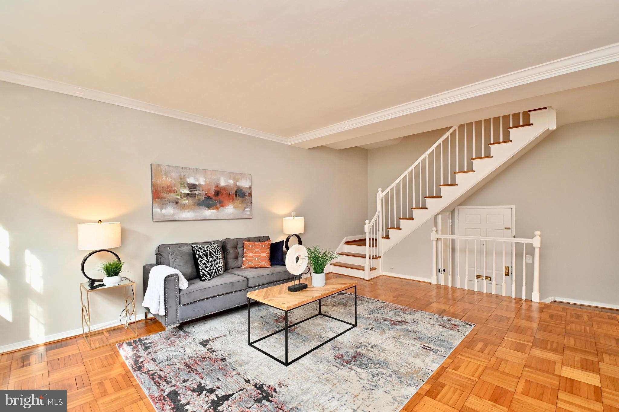 3752 Gunston Road Alexandria, VA 22302 - Photo 4 of 19 Living Room