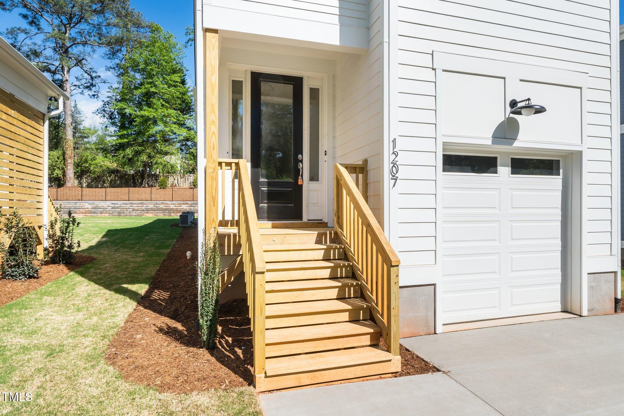 1207 Chaney Road Raleigh, NC 27606 - Photo 6 of 32 5-web-or-mls-1207 Chaney (29 of 33)