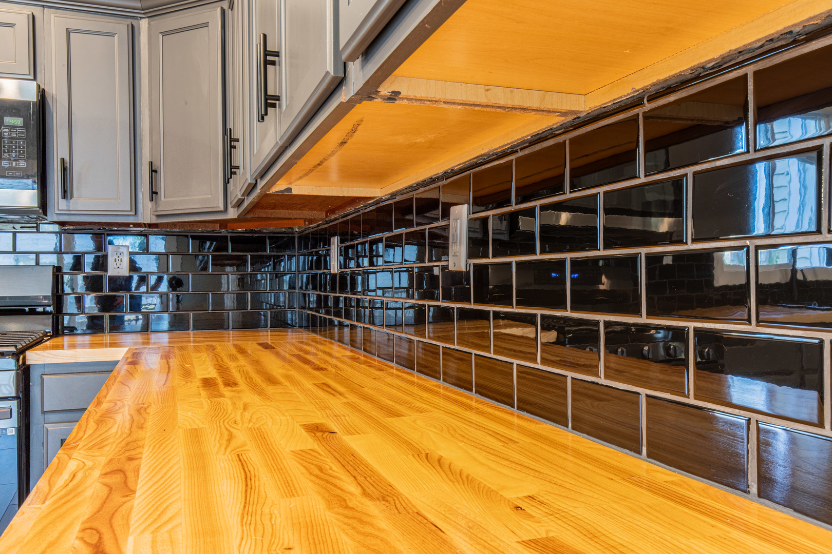 15 South Vernon Street Princeton, IL 61356 - Photo 17 of 28 a view of a swimming pool with a lounge chairs