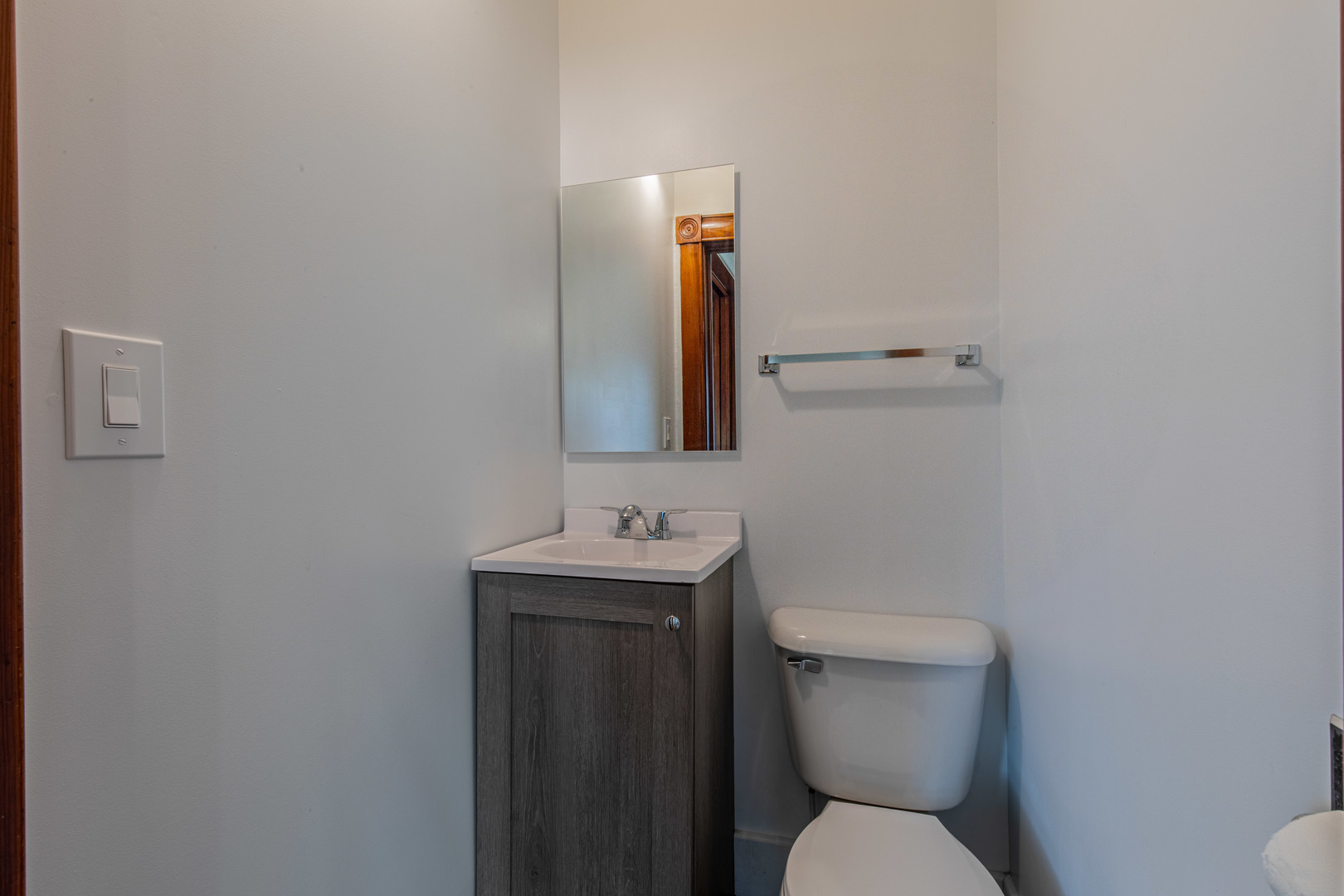 15 South Vernon Street Princeton, IL 61356 - Photo 19 of 28 a bathroom with a toilet sink and mirror