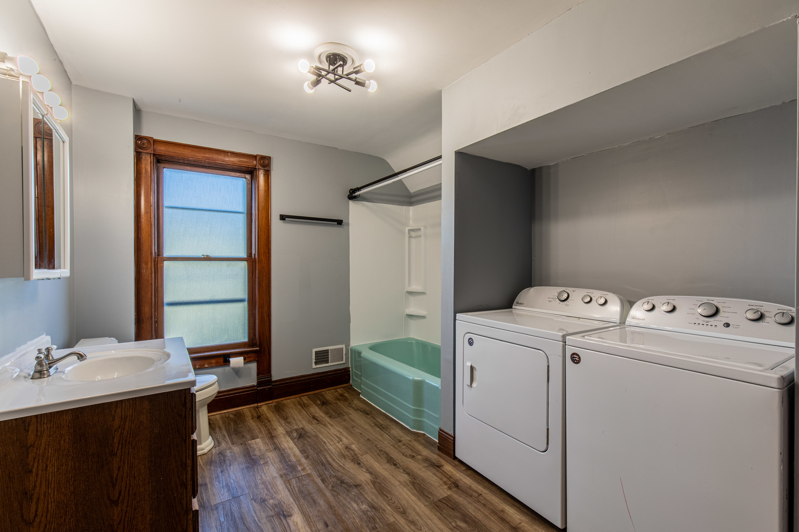 15 South Vernon Street Princeton, IL 61356 - Photo 23 of 28 a view of utility room with washer and dryer