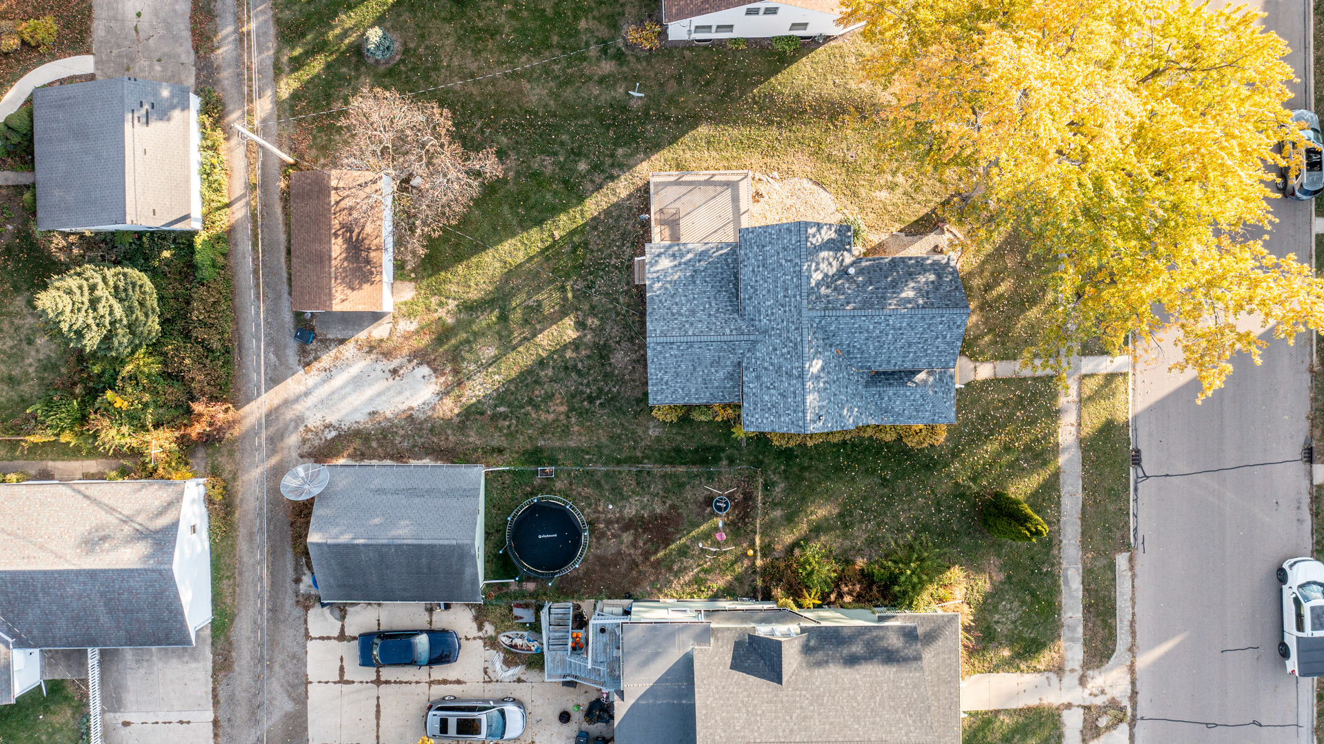 15 South Vernon Street Princeton, IL 61356 - Photo 3 of 28 an aerial view of multiple houses with yard