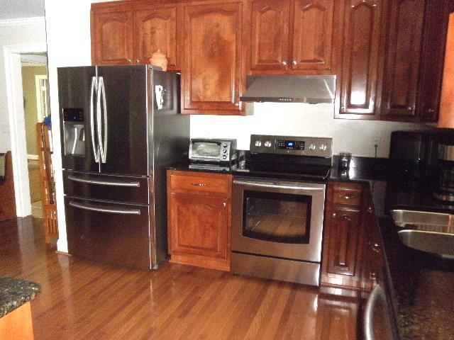 31 Lacy Road Fayetteville, TN 37334 - Photo 4 of 20 Kitchen features granite countertops and stainless steel applianaces