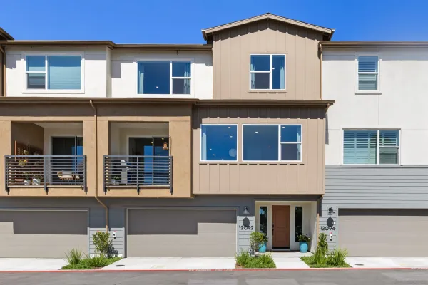 $939,000 | 12092 Riley Lane, San Diego, CA 92128