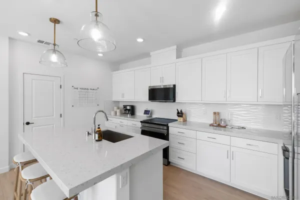 $939,000 | 12092 Riley Lane, San Diego, CA 92128