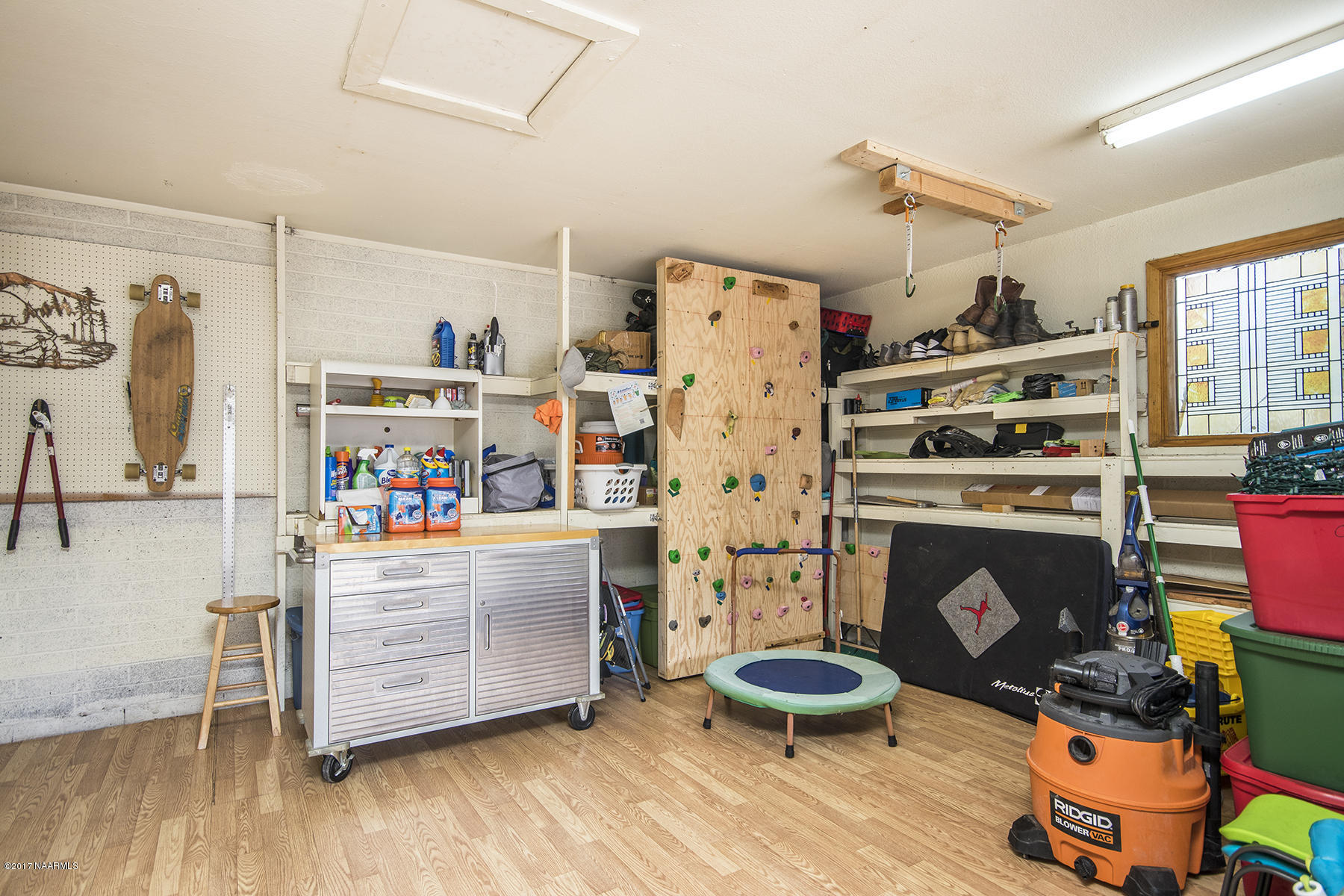 2431 East Lockett Road Flagstaff, AZ 86004 - Photo 15 of 16 Garage