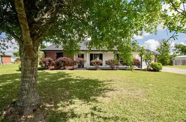 $264,500 | 1304 Mohican Drive, Lake Charles, LA 70611