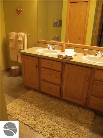 6443 Mission Ridge Traverse City, MI 49686 - Photo 11 of 15 1716716-10.JPG