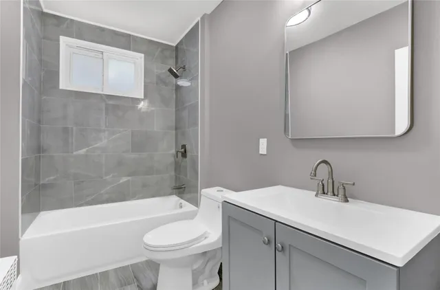 $860,000 | 62-22 80th Road | Glendale