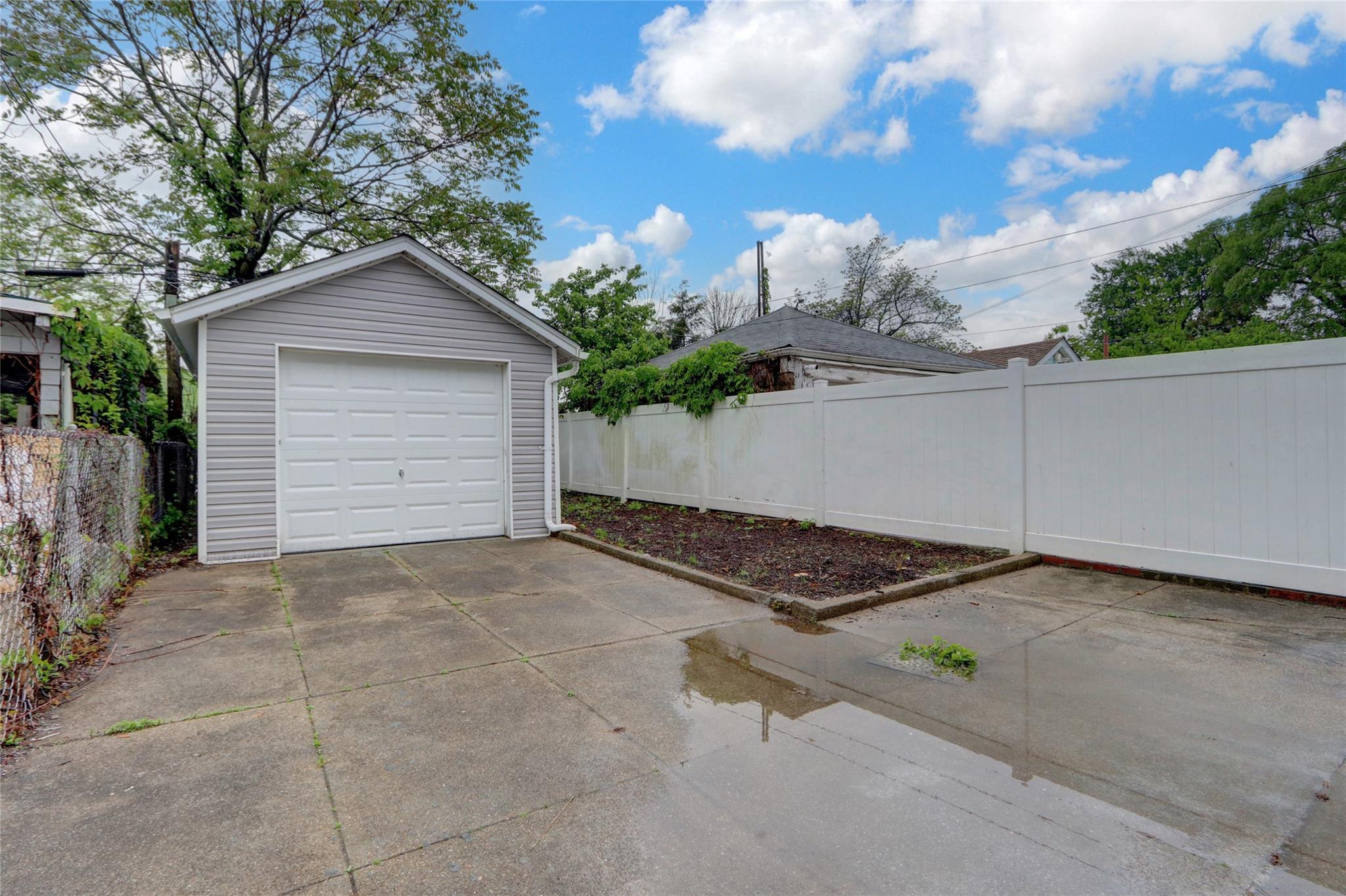 62-22 80th Road Queens, NY 11385 - Photo 21 of 22