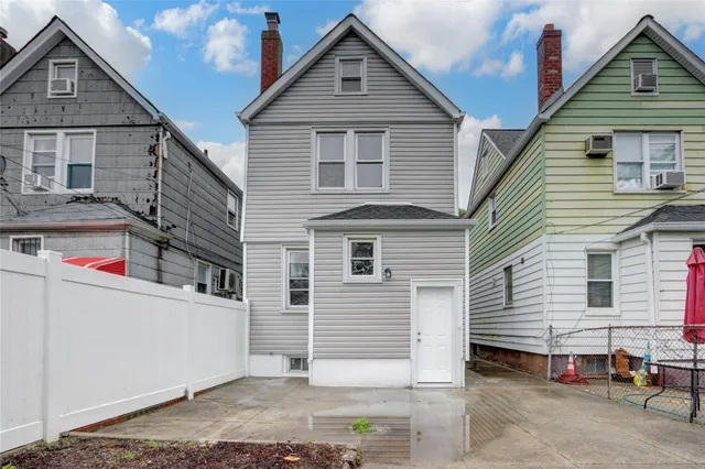 $860,000 | 62-22 80th Road | Glendale