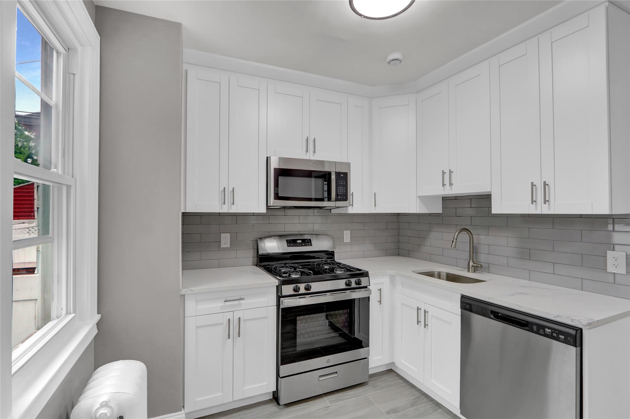 62-22 80th Road Queens, NY 11385 - Photo 9 of 22