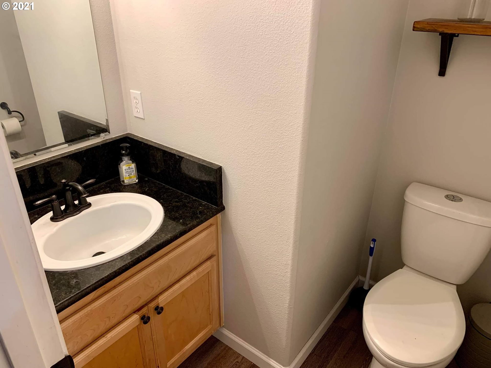1693 Adelman Loop Eugene, OR 97402 - Photo 17 of 30 Gallery Image 17