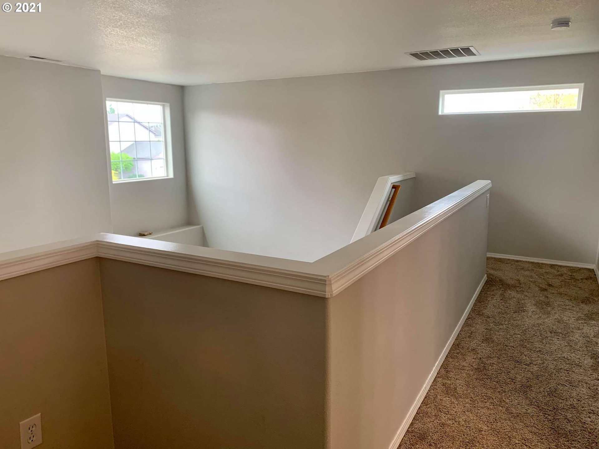 1693 Adelman Loop Eugene, OR 97402 - Photo 21 of 30 Gallery Image 21