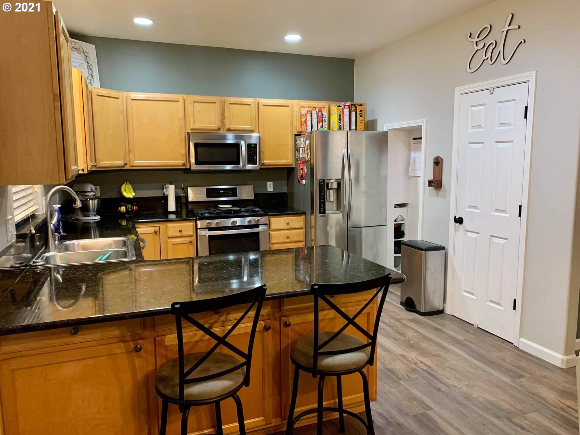 1693 Adelman Loop Eugene, OR 97402 - Photo 10 of 30 Gallery Image 10
