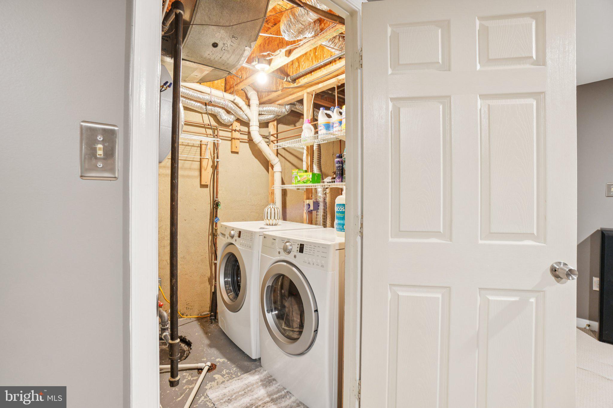 11742 Valley Ridge Circle Fairfax, VA 22033 - Photo 29 of 34 a utility room with dryer and washer