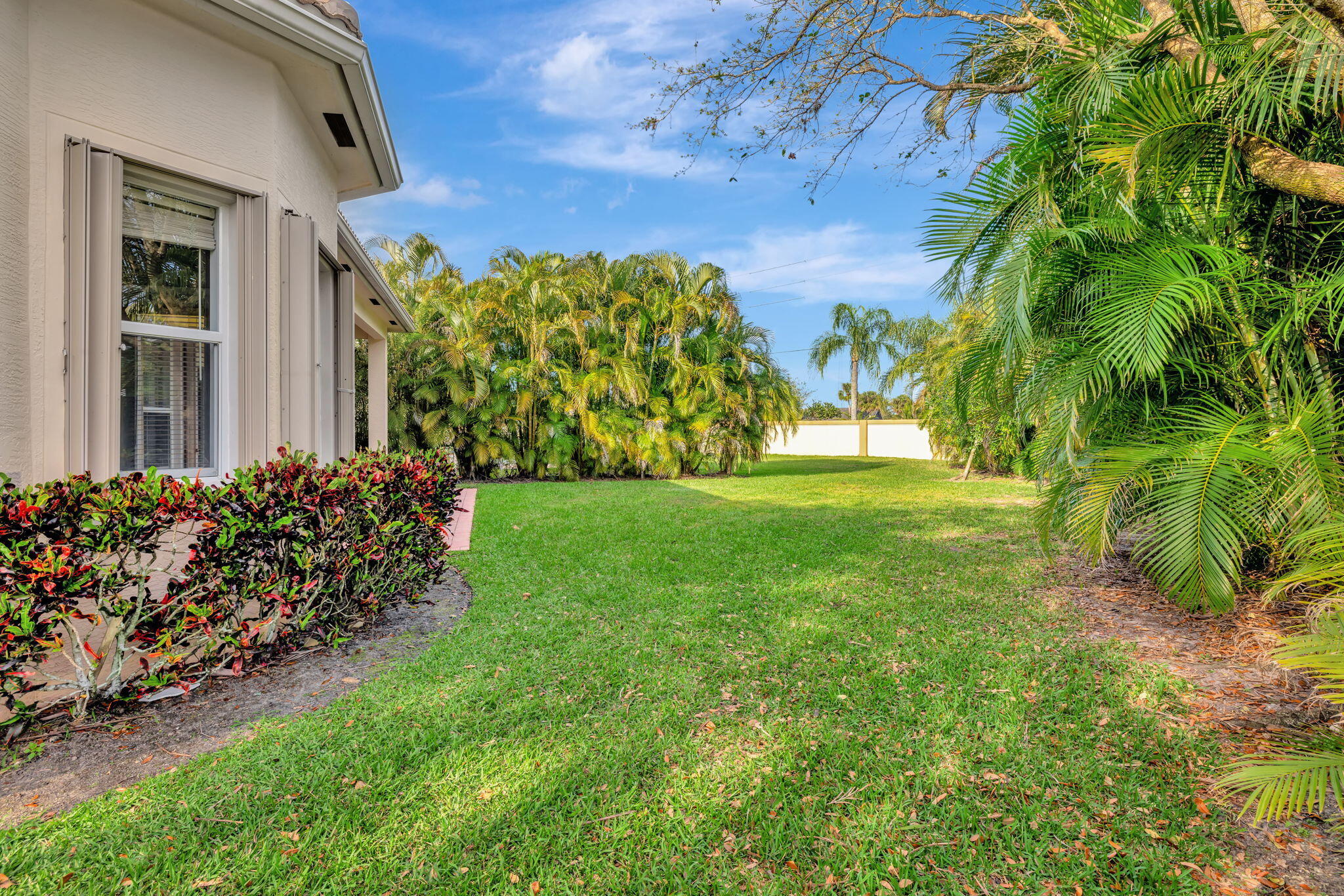 1476 Southeast Legacy Cove Circle Stuart, FL 34997 - Photo 36 of 43 Backyard