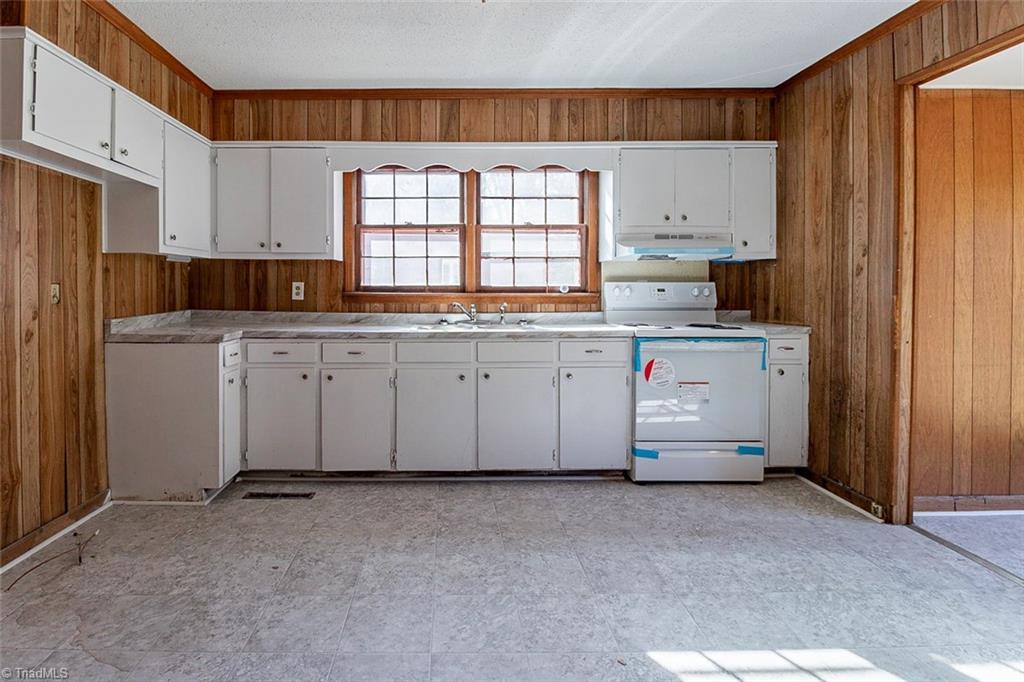 614 Paramount Street High Point, NC 27260 - Photo 5 of 12 Gallery Image 5