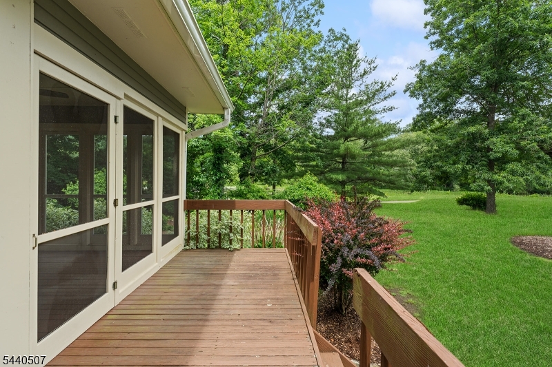 31 Stone Row Lane Oak Ridge, NJ 07438 - Photo 22 of 29