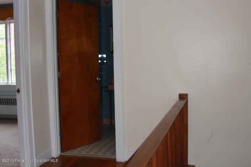 1424 Jackson Street Scranton, PA 18504 - Photo 19 of 35 a view of hallway with shower