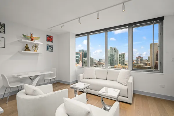 $459,900 | 659 West Randolph Street, Unit 1506, Chicago, IL 60661