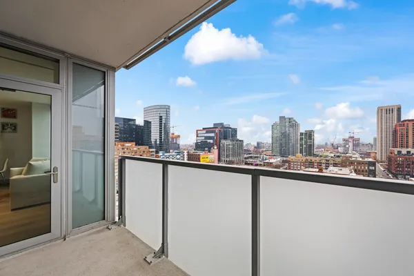 $459,900 | 659 West Randolph Street, Unit 1506, Chicago, IL 60661