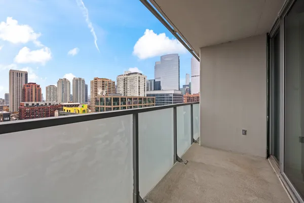 $459,900 | 659 West Randolph Street, Unit 1506, Chicago, IL 60661