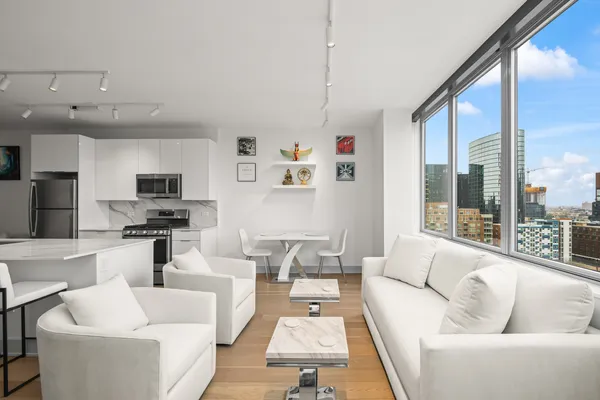 $459,900 | 659 West Randolph Street, Unit 1506, Chicago, IL 60661