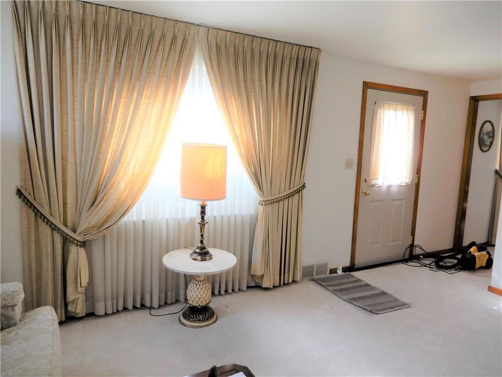 3136 McRoberts Road Pittsburgh, PA 15234 - Photo 3 of 17 Gallery Image 3