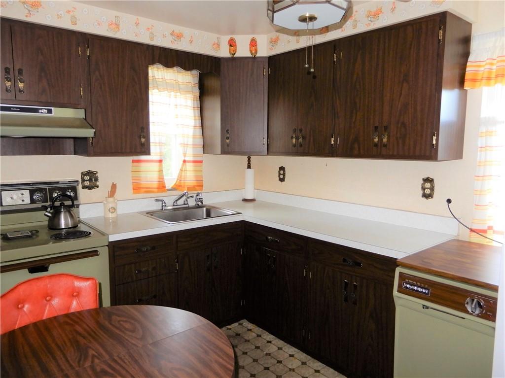 3136 McRoberts Road Pittsburgh, PA 15234 - Photo 6 of 17 Gallery Image 6