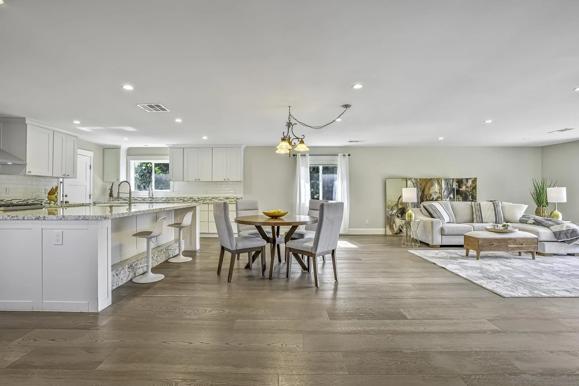 2826 Palomino Circle La Jolla, CA 92037 - Photo 8 of 34 a living room with furniture and kitchen view
