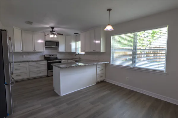 $2,000 | 4326 Townes Forest Road, Friendswood, TX 77546