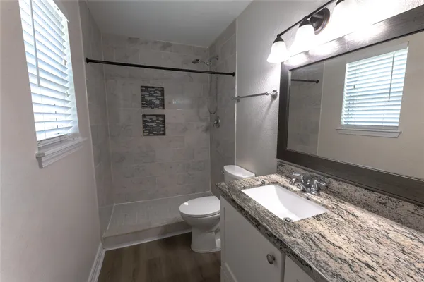 $2,000 | 4326 Townes Forest Road, Friendswood, TX 77546