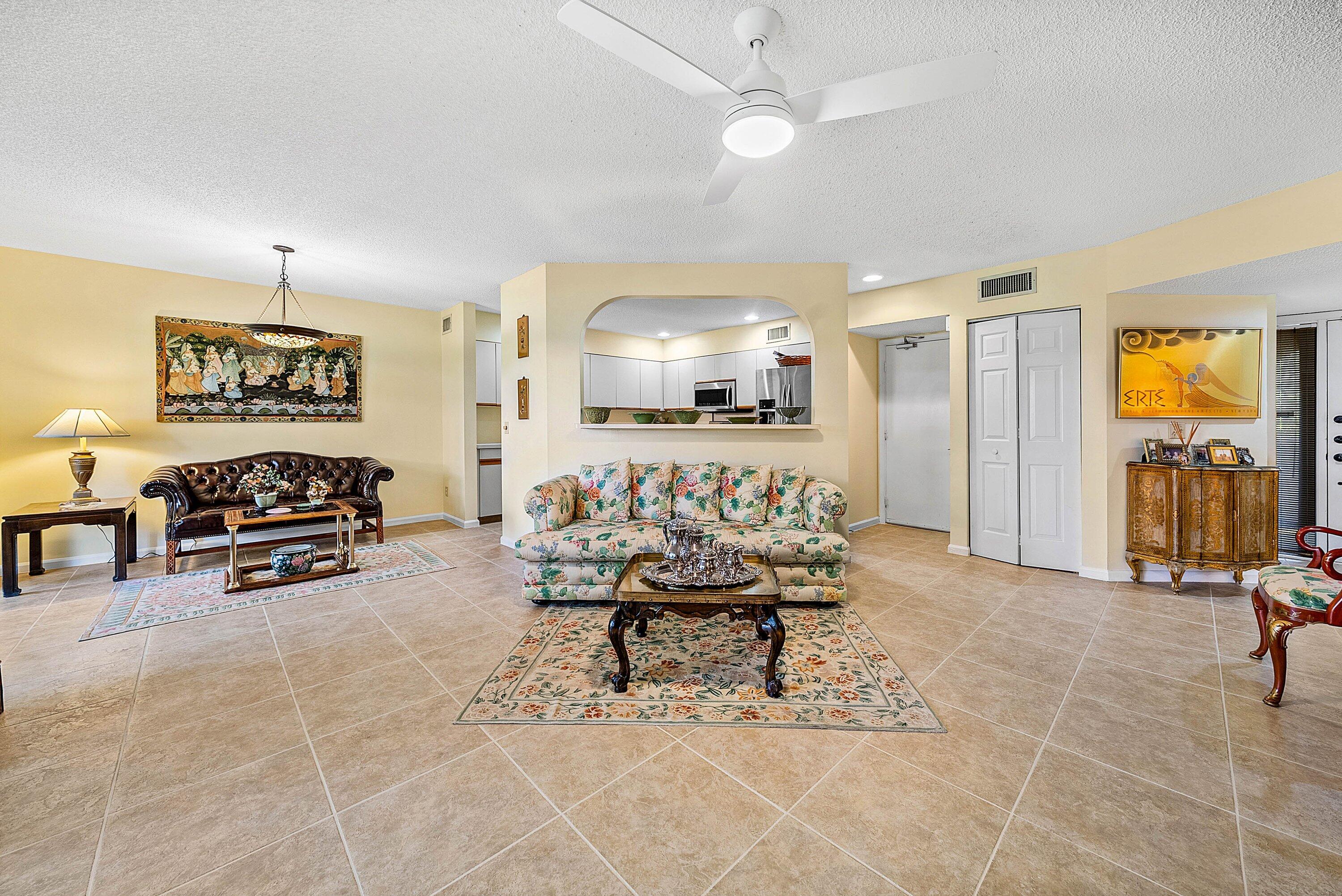 5520 Coach House Circle, Unit C Boca Raton, FL 33486 - Photo 10 of 46 009-5520CoachHouseCircle-C-BocaRaton-FL-