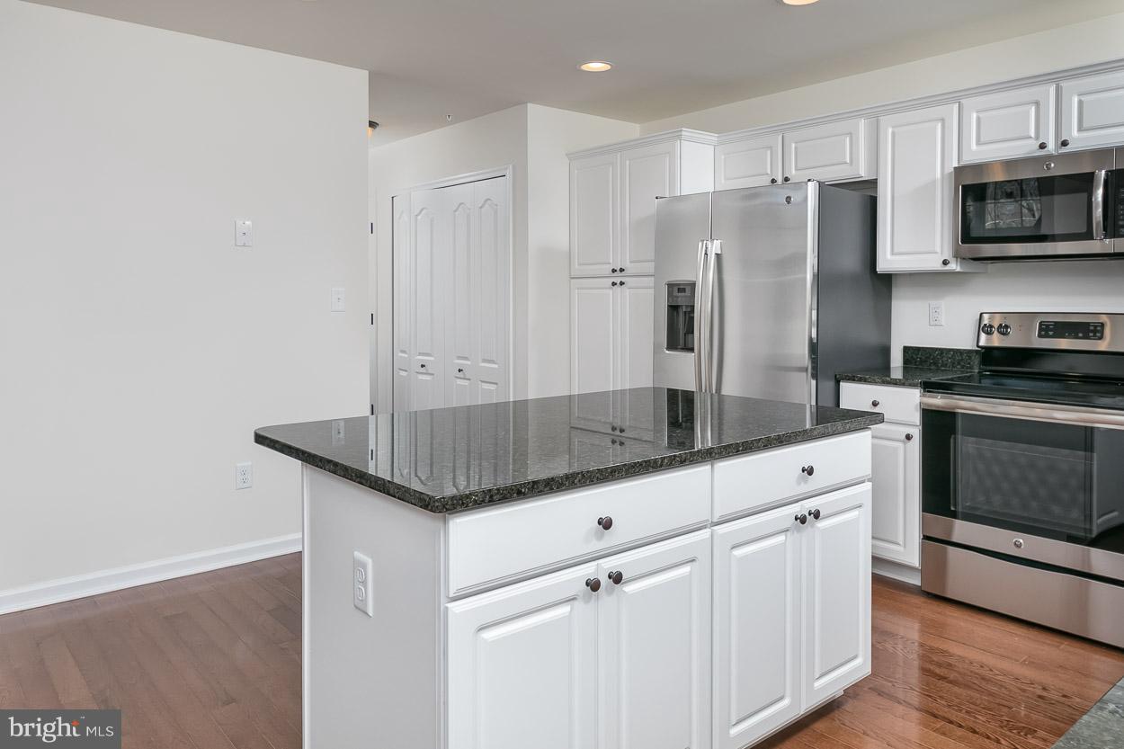 801 Seneca Park Road Baltimore, MD 21220 - Photo 4 of 15 Kitchen