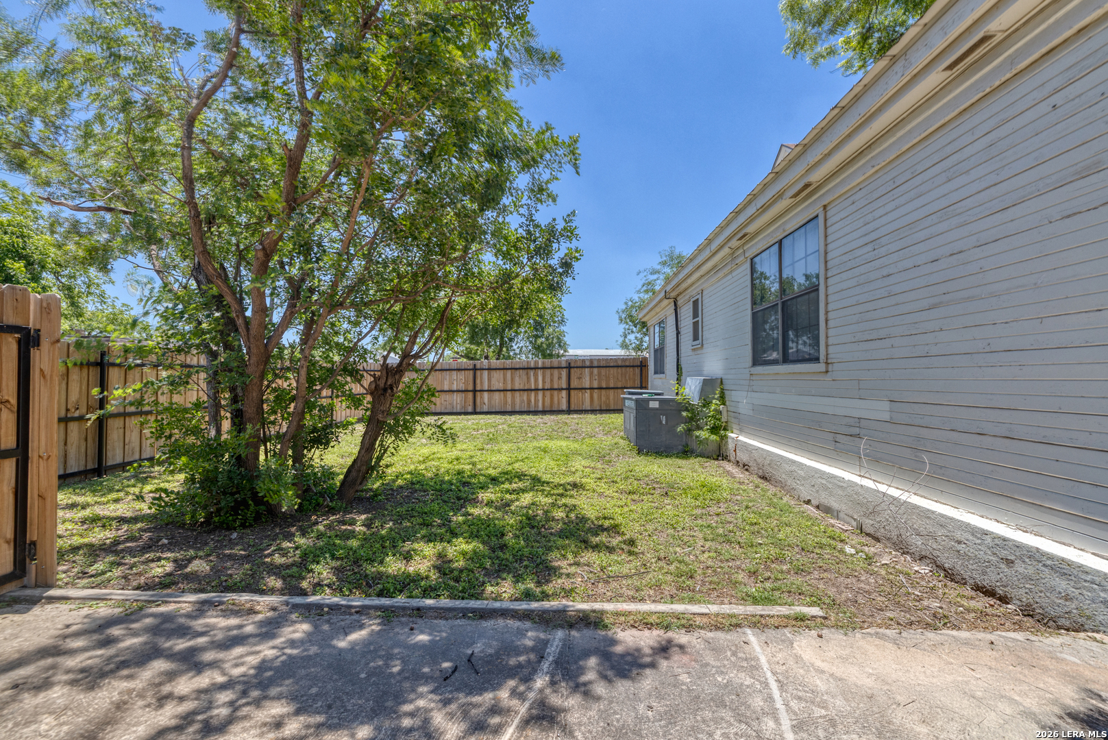 440 South Getty Street Uvalde, TX 78801 - Photo 35 of 39