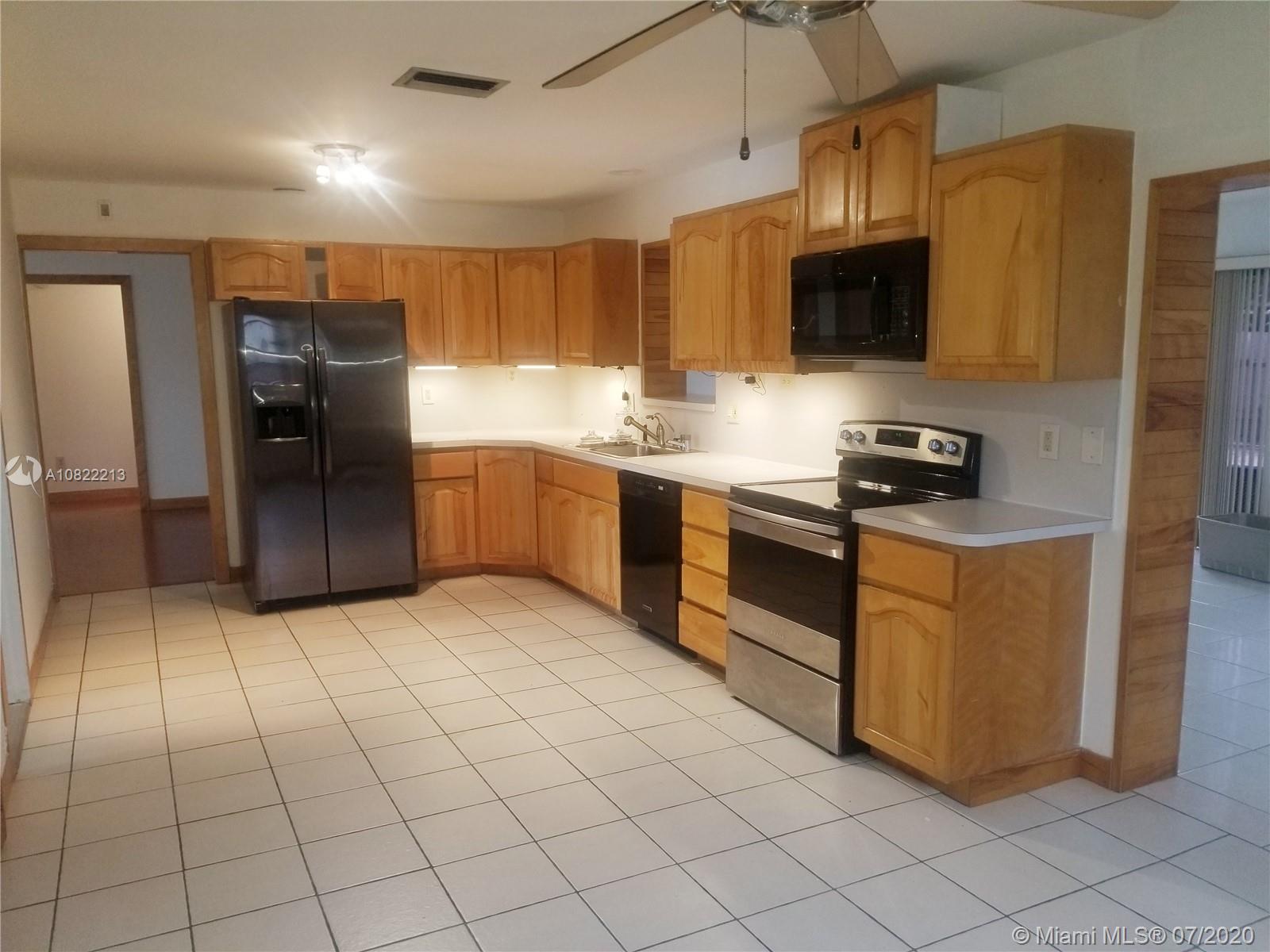 11137 Landsman Street Boca Raton, FL 33428 - Photo 3 of 19